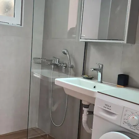 Prokymaia 1 *